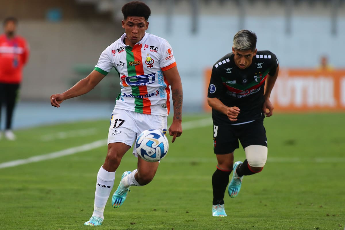 El lateral ha pasado por varios clubes del fútbol chileno y ahora jugará en la tercera categoría. Foto: Agencia Aton.
