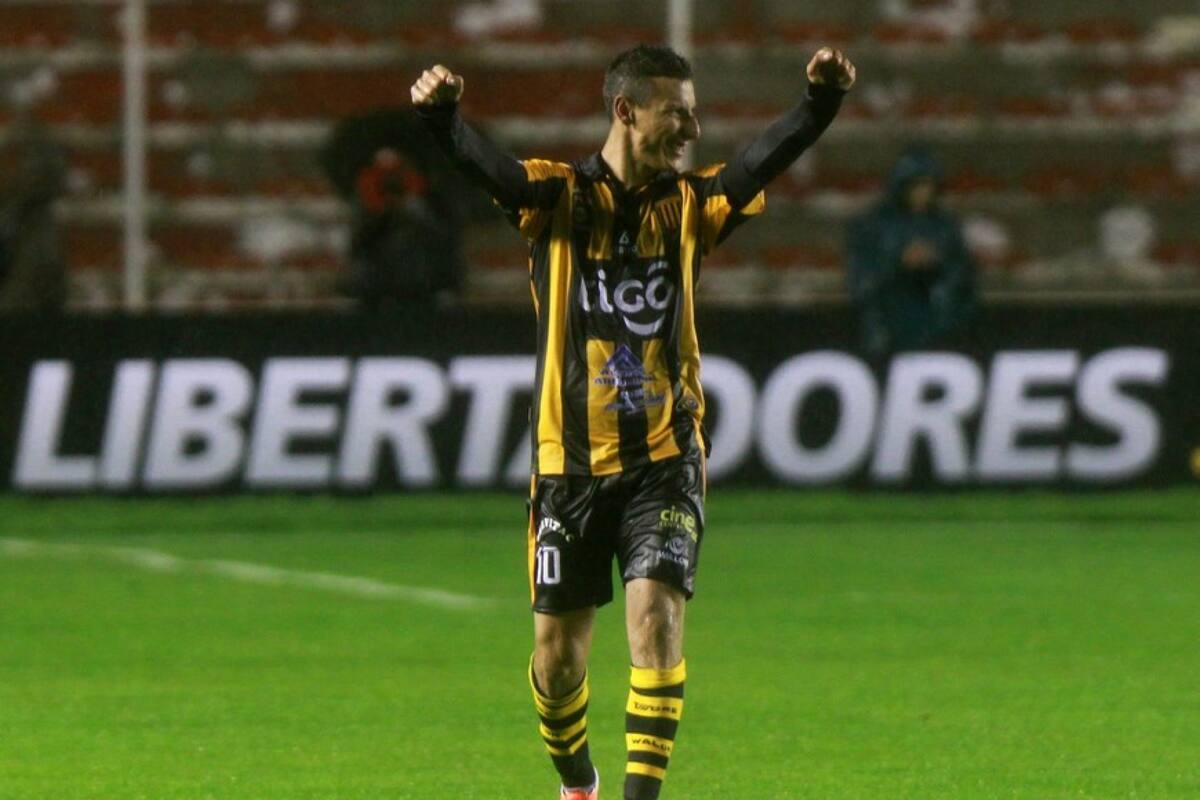 Exfutbolista boliviano.