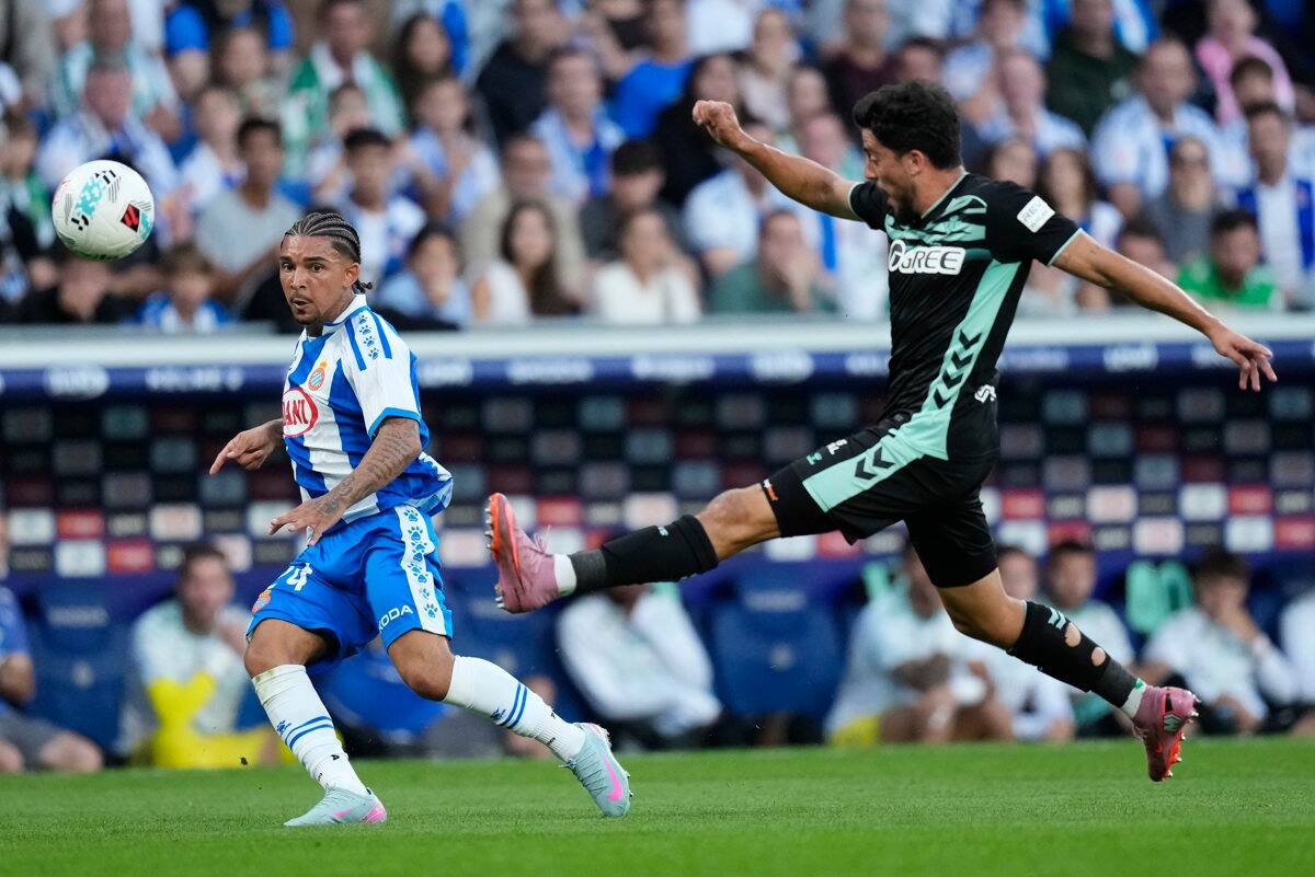 El volante español cree que Manuel Pellegrini es clave en su carrera. Foto: Agencia EFE.