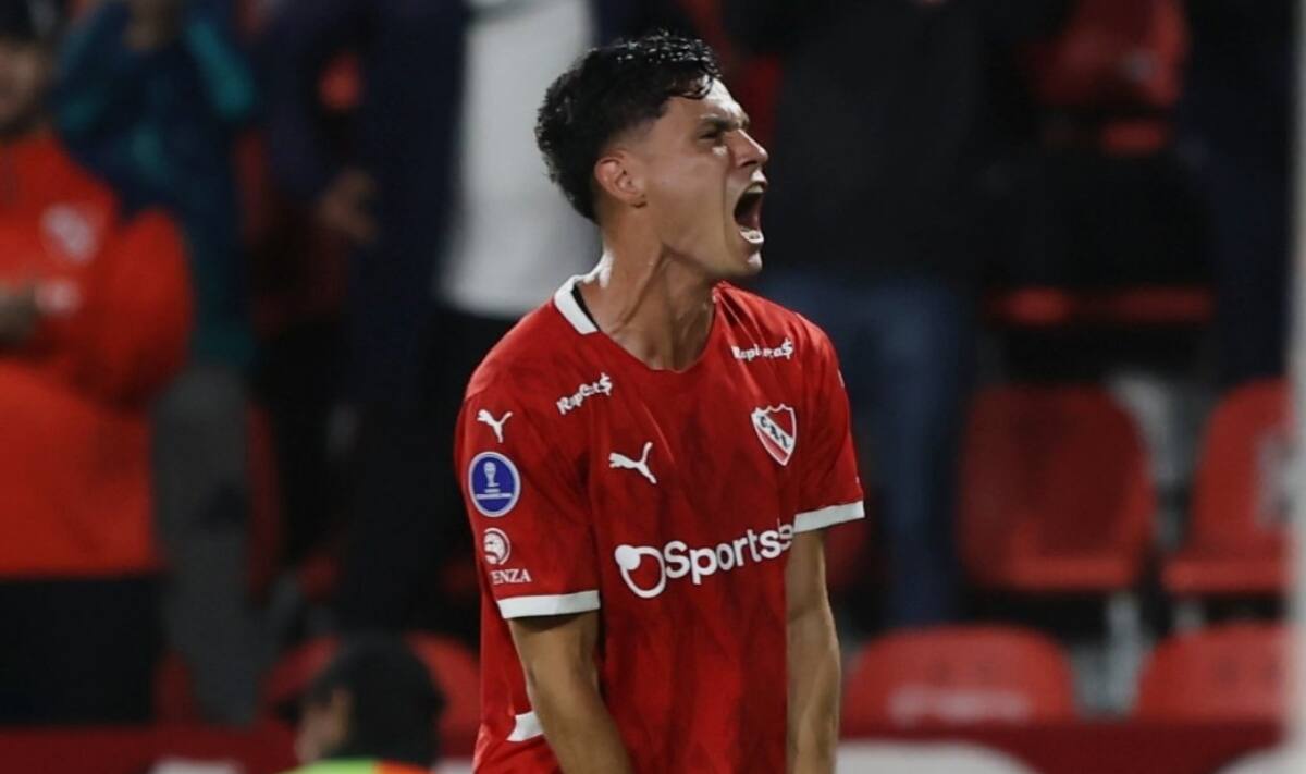 apareció en Chile: su amor por Unión Española, la U en el horizonte y la Roja. Foto: @Sudamericana.