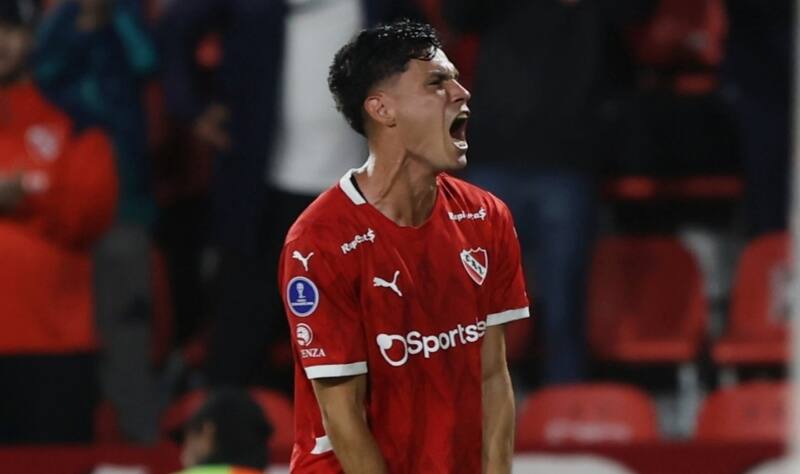 aportó con dos asistencias en Independiente. Foto: @Sudamericana.