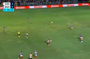 VIDEO | ¿Recupera terreno? Pablo Galdames fue clave en este golazo de Dimitri Payet en Vasco da Gama