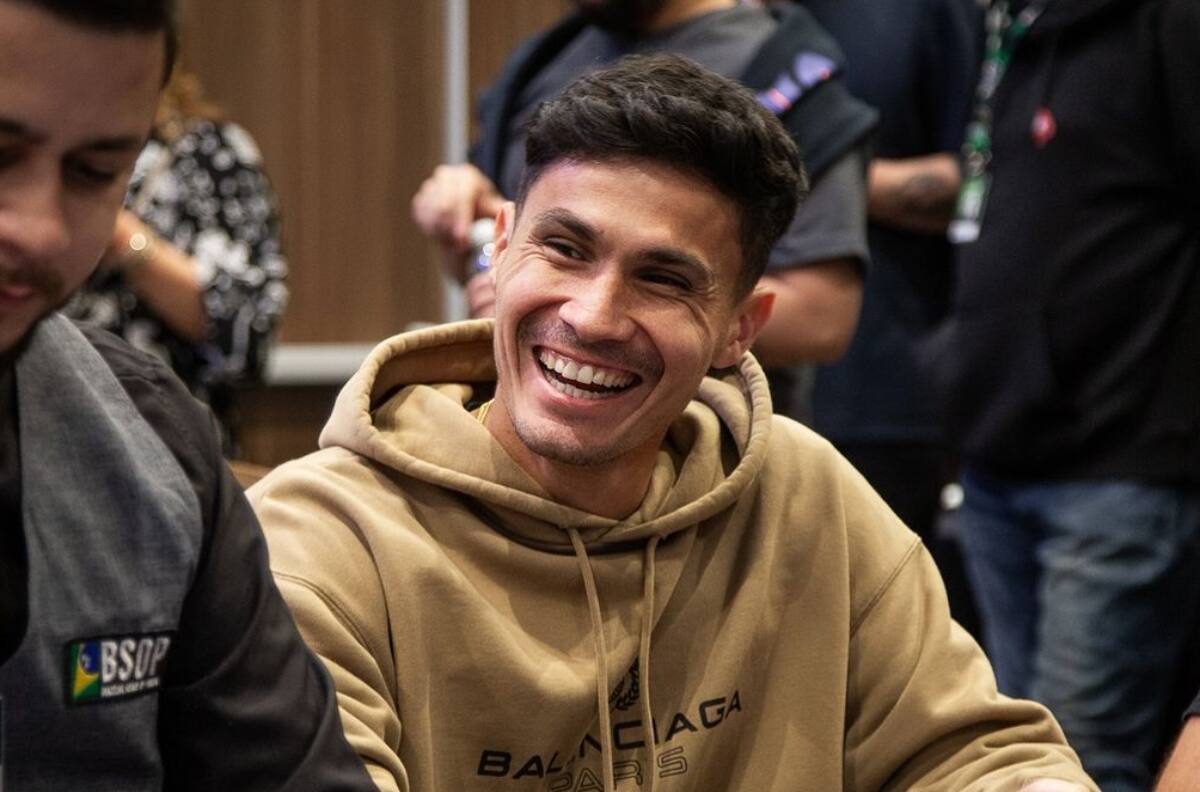 Futbolista chileno que está cortado en Brasil logró destacada participación en torneo de poker