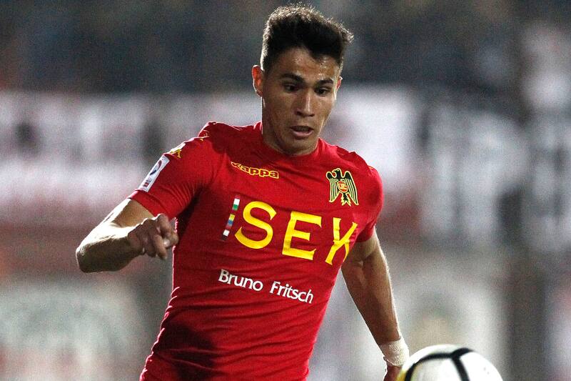 Hincha confeso de Unión Española.