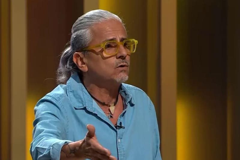 El polémico cantante representará a RN en las urnas.