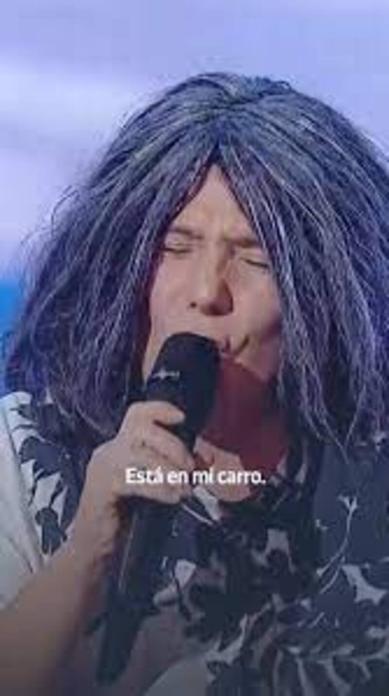 La presentación de María José Quiróz como "Pablo Horrores", la parodia del artista