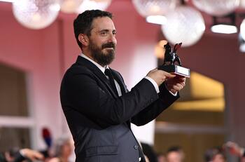 “El Conde” de Pablo Larraín recibe importante premio en Festival Internacional de Cine de Venecia