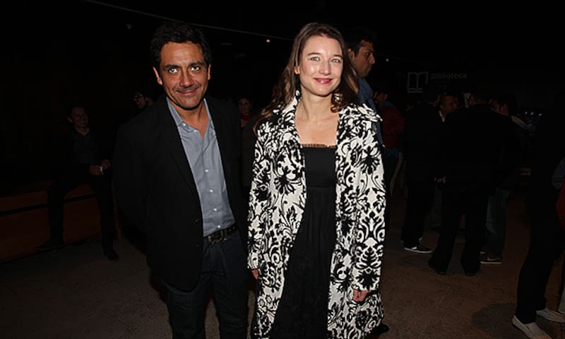 La familia vive en Nueva York.