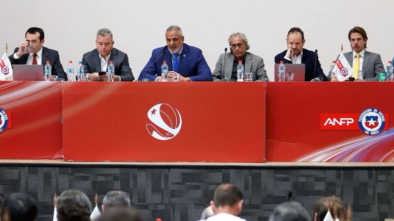 Día clave para el fútbol chileno: ANFP y Sifup sostendrán reunión por el paro de futbolistas