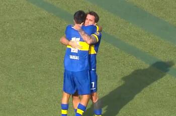 Calidad intacta: fue figura de Colo Colo y ahora marcó este golazo en duelo de leyendas