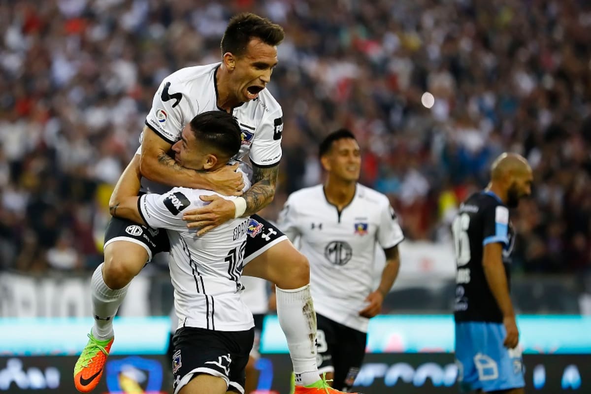 El argentino celebrando un gol en Colo Colo. Foto: ATON