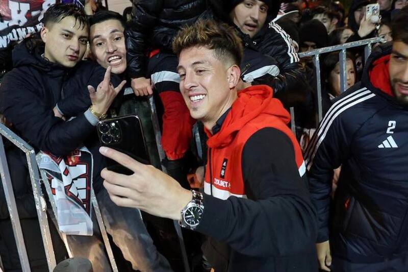 El refuerzo de Colo Colo podría debutar este martes ante Ñublense, club donde se formó como futbolista profesional. (Foto: @colocolooficial)