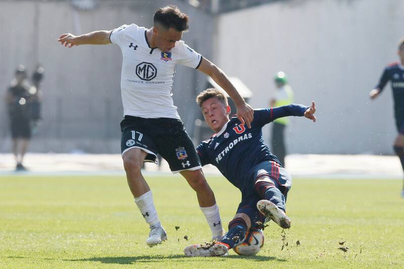 El volante enfrentó a Colo Colo en un Superclásico en su etapa en Universidad de Chile. (Foto: Agencia Aton)