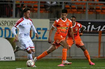 Pablo Parra no entiende el odio de los hinchas de Cobreloa: “No sé por qué la gente me insultó de esa manera”