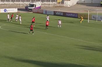 ¡Se pasó! El golazo de Pablo Parra en la victoria de Palestino sobre Unión Española