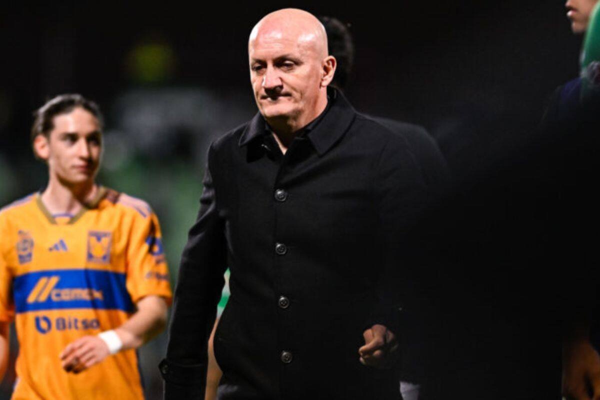 El entrenador uruguayo tuvo una mala primera experiencia en el fútbol mexicano.