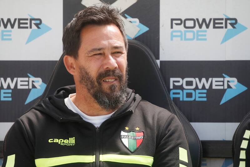 , entrenador de Palestino. Foto: Agencia Aton.