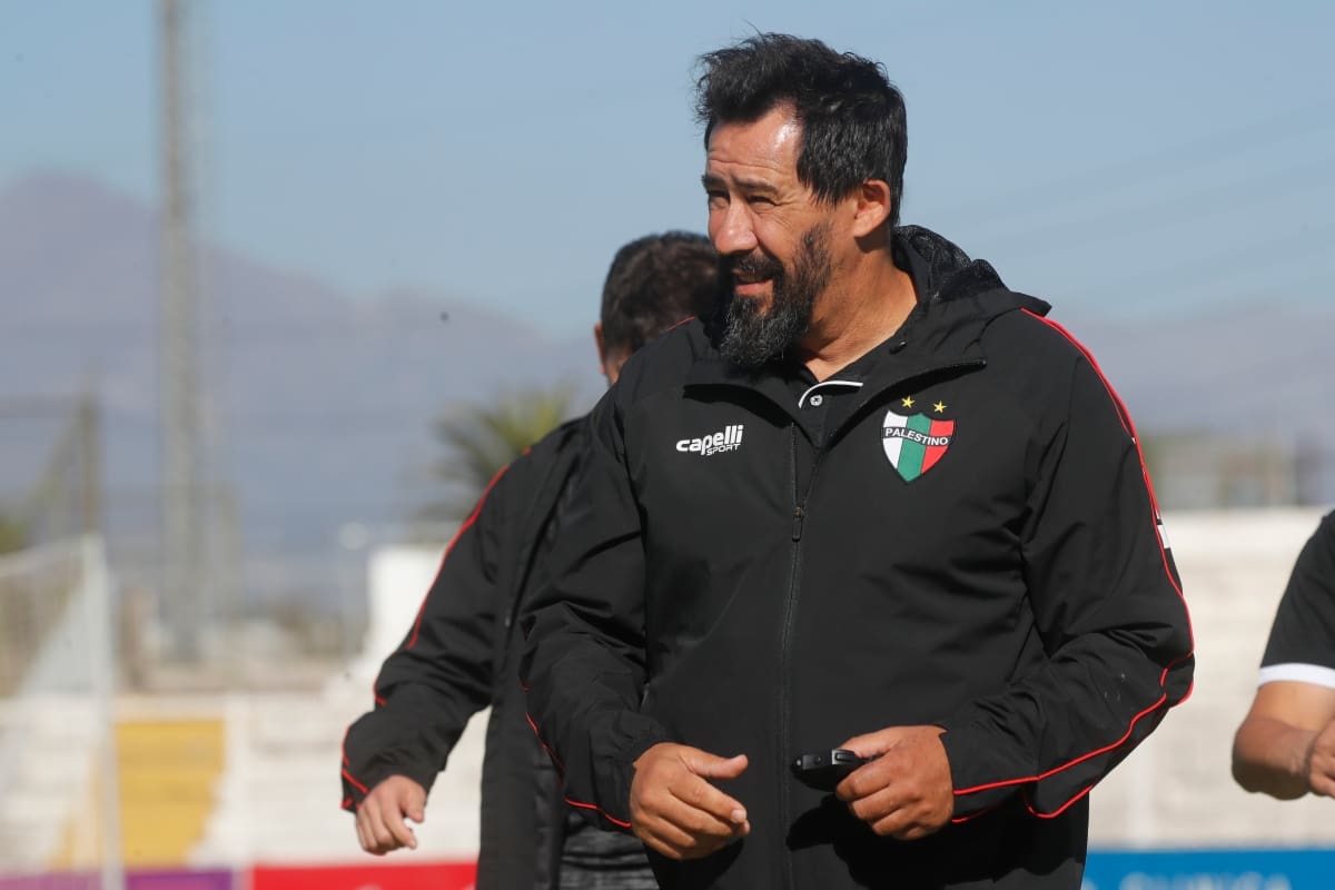 Pablo Sánchez, entrenador de Palestino. Foto: Agencia Aton.