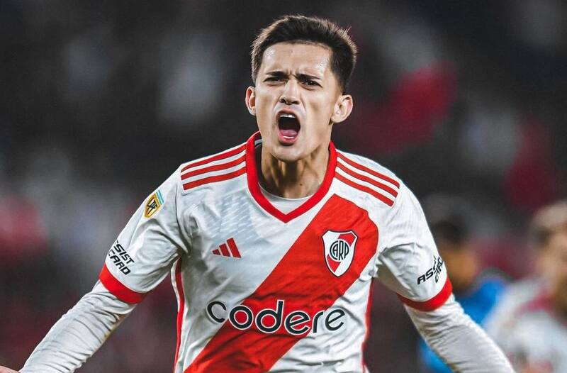 le daría varios millones a Colo Colo. Foto: @pablosolari_