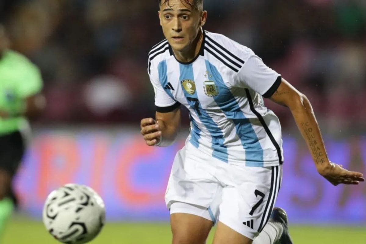 Pablo Solari, con la camiseta de la Selección Argentina.