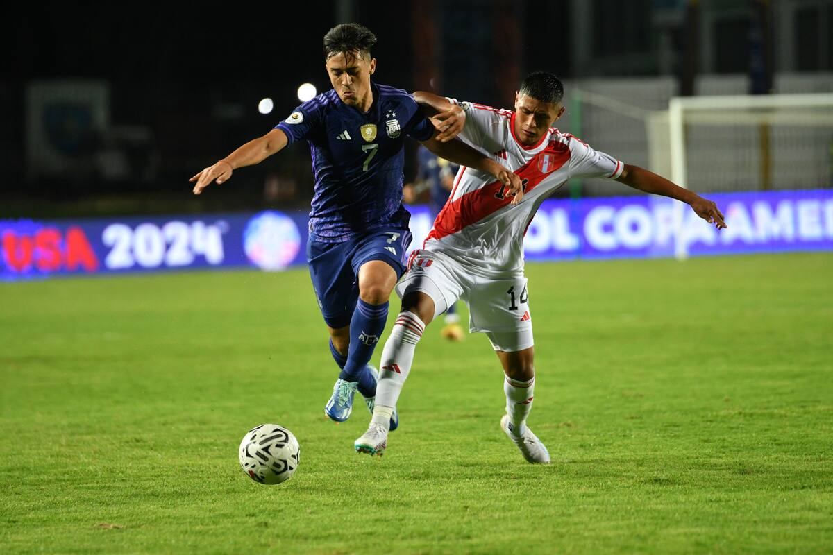 fue la figura argentina en el triunfo sobre Perú por el Preolímpico. Foto: Selección Argentina en X.