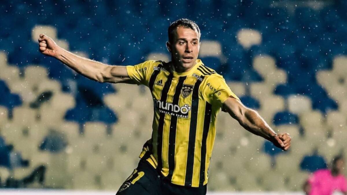 “Hay poca gente como el hincha de Fernández Vial; el Clásico con Concepción tiene que jugarse en Primera”