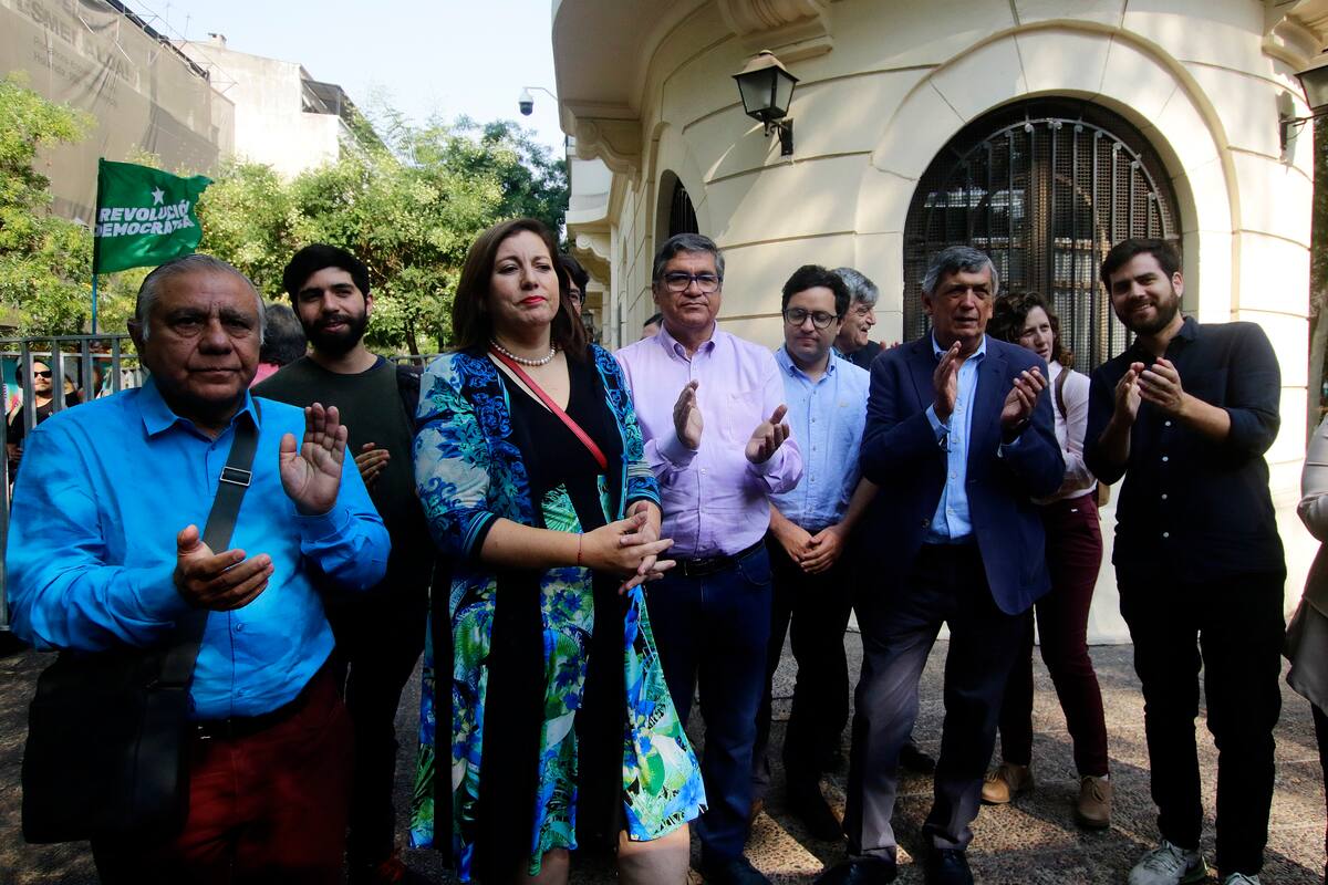 El pacto Unidad para Chile conformado por el Partido Socialista, Partido Liberal, Partido Comunista, Convergencia Social, Revolución Democrática, Comunes, Acción Humanista, Plataforma Socialista y Federación Regionalista Verde Social.