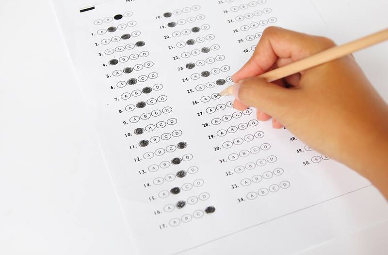 Revisa aquí cuántos puntos puedes obtener según tus notas del colegio en la PAES de este año.