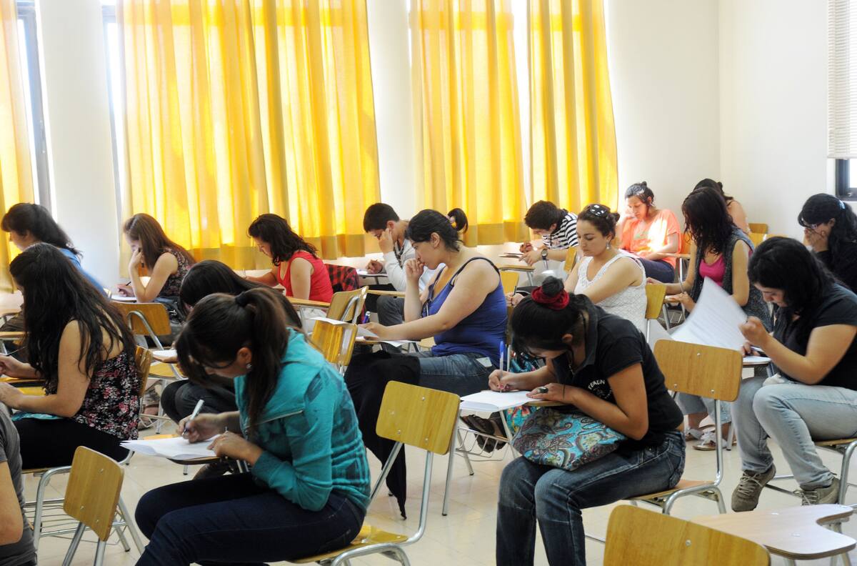 Ranking: Los 20 mejores colegios públicos chilenos, según el puntaje de la PAES 2024