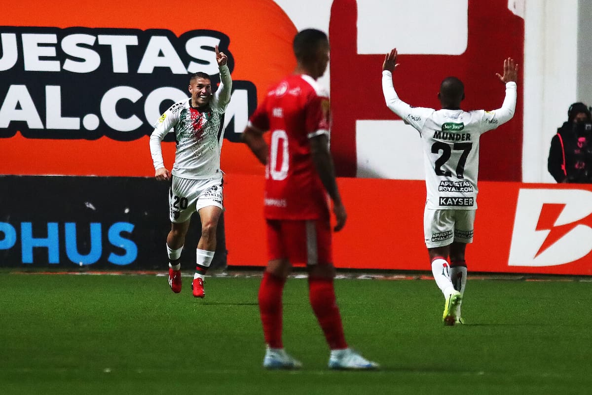 Gonzalo Tapia marcó dos goles en el triunfo de Palestino. Foto: Aton.
