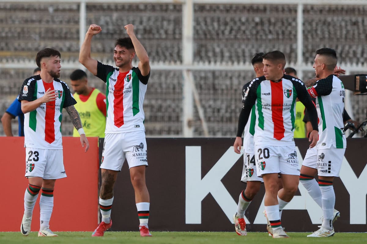Los Árabes quieren hacerse fuertes de local en el duelo frente a Unión de Santa Fe por Copa Sudamericana. Foto: Photosport.