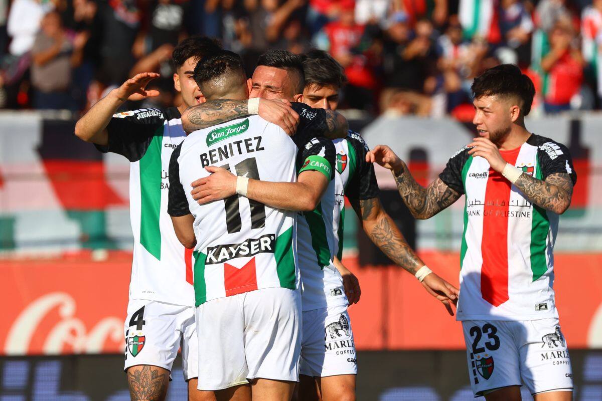 celebrando gol ante la UC por la Liga de Primera. Créditos: Photosports