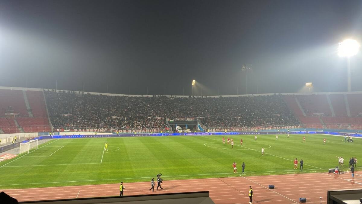 copó la Tribuna Andes del Estadio Nacional ante el DIM.