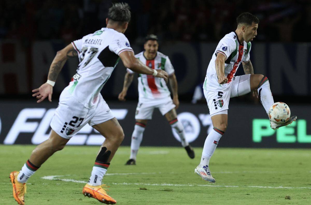 Palestino hace un pésimo partido ante el DIM y dice adiós a la Copa Sudamericana