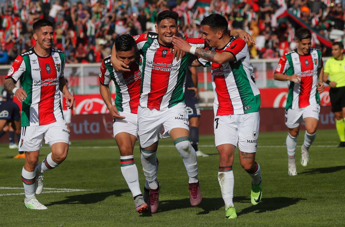 Formado en Colo Colo se gana todos los elogios en Palestino: “Me rindió muchísimo como lateral izquierdo y derecho”