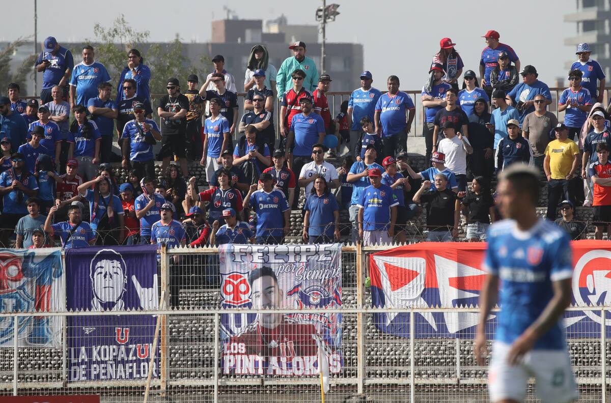 Hinchas de la U vuelven a sufrir: partido ante Palestino sería sin público visitante