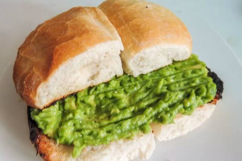 Si quieres seguir comiendo a un precio “normal”, lo mejor es cambiarse a la variante peruana de la palta por el momento.