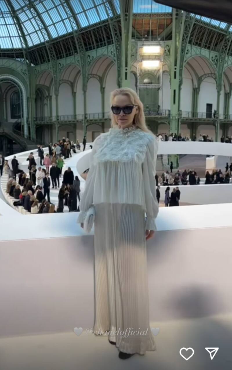La actriz se lució en la Semana de la Moda de París. - Créditos: Instagram Pamela Anderson.