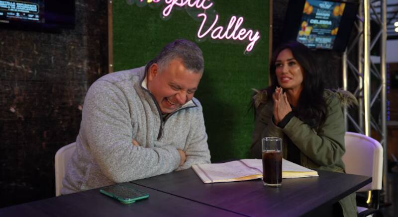 Pamela Díaz contando su divertida anécdota en "Sin Editar". Foto: Youtube.