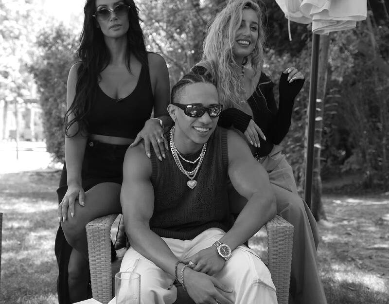 Pamela Díaz, Uriel Romero y Daniela Castro en los primeros segundos del programa "Sin Editar".