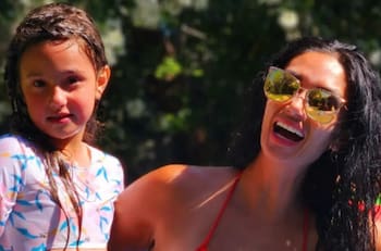 VIDEO| “Mira para adelante…”: Pascuala, hija de Pamela Díaz, aprende a andar en bicicleta sin rueditas