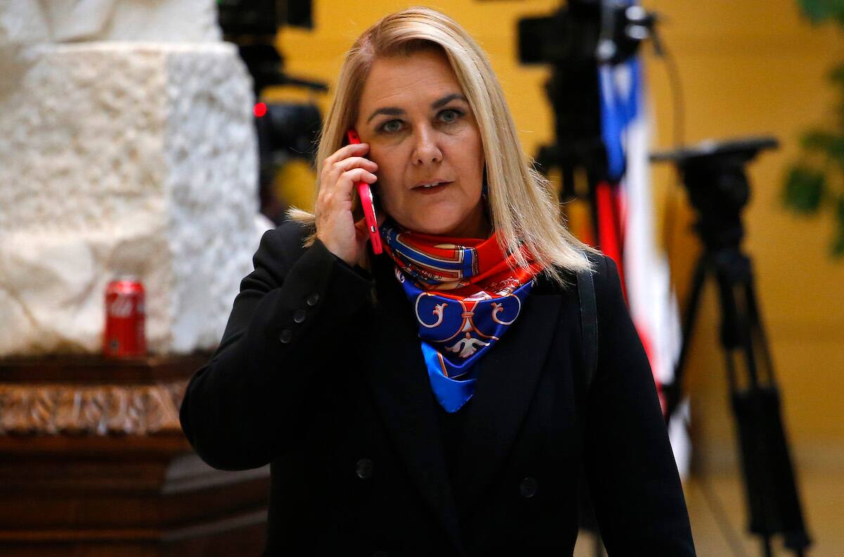 “Camila Vallejo quiere a toda costa...”: los polémicos posteos de Pamela Jiles en medio de cambio de gabinete