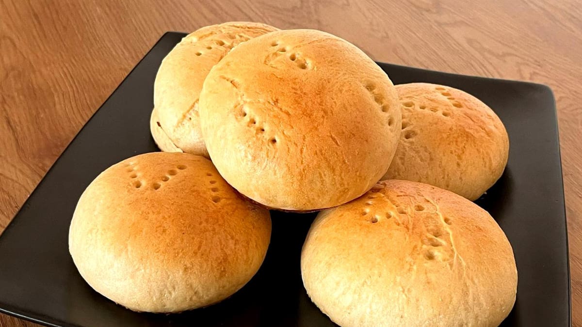 Receta de pan amasado en menos de una hora: perfecta para disfrutar en días de lluvia