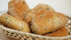 Receta de pan con aceitunas en 2 horas: perfecto para los días fríos y lluviosos