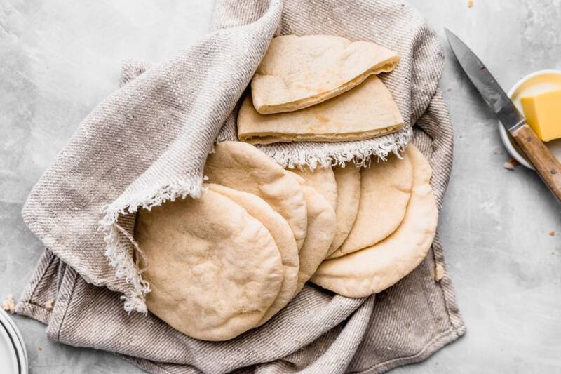 Aprende a cocinar este delicioso y delgado pan casero.