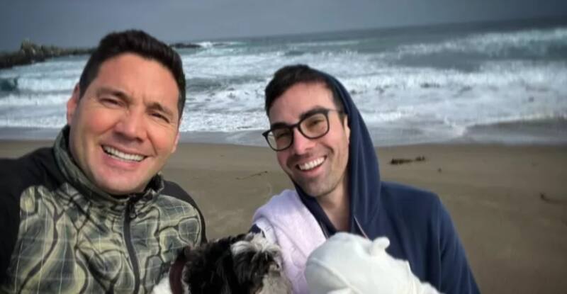 tienen dos hijos: Laura y emilio