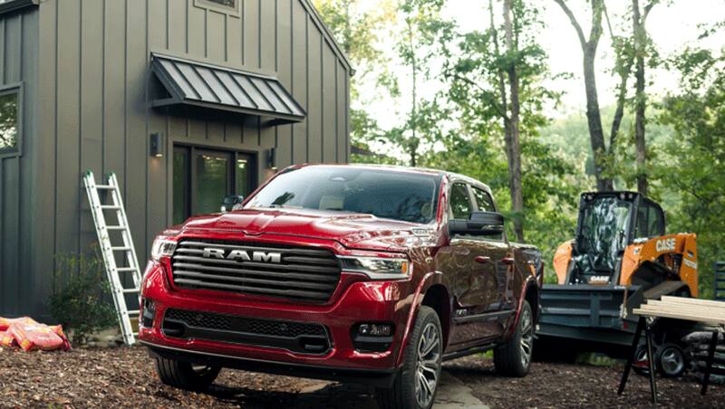 El deportista y su camioneta.