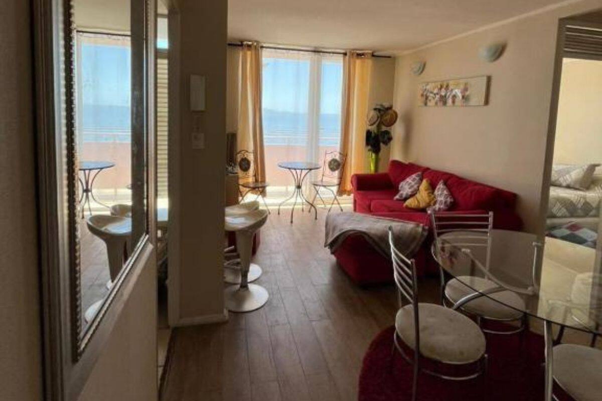 Este es uno de los departamentos disponibles para arrendar en Tomé.
Créditos: Booking.