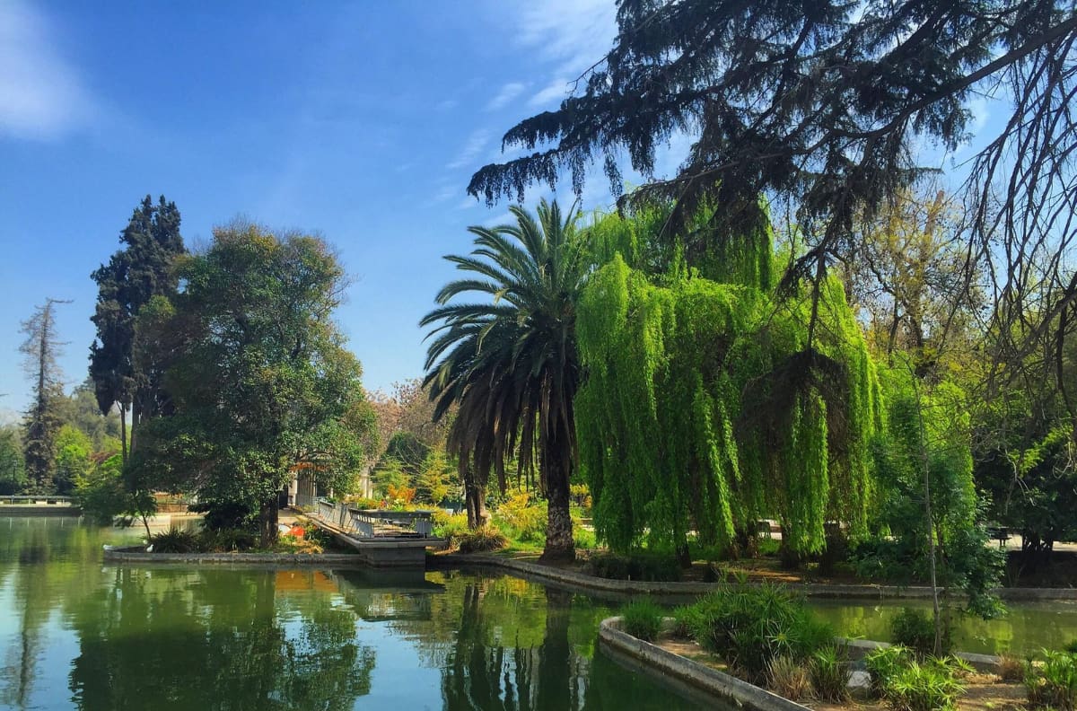 En pleno centro de Santiago: descubre este increíble parque gratuito para relajarte del estrés