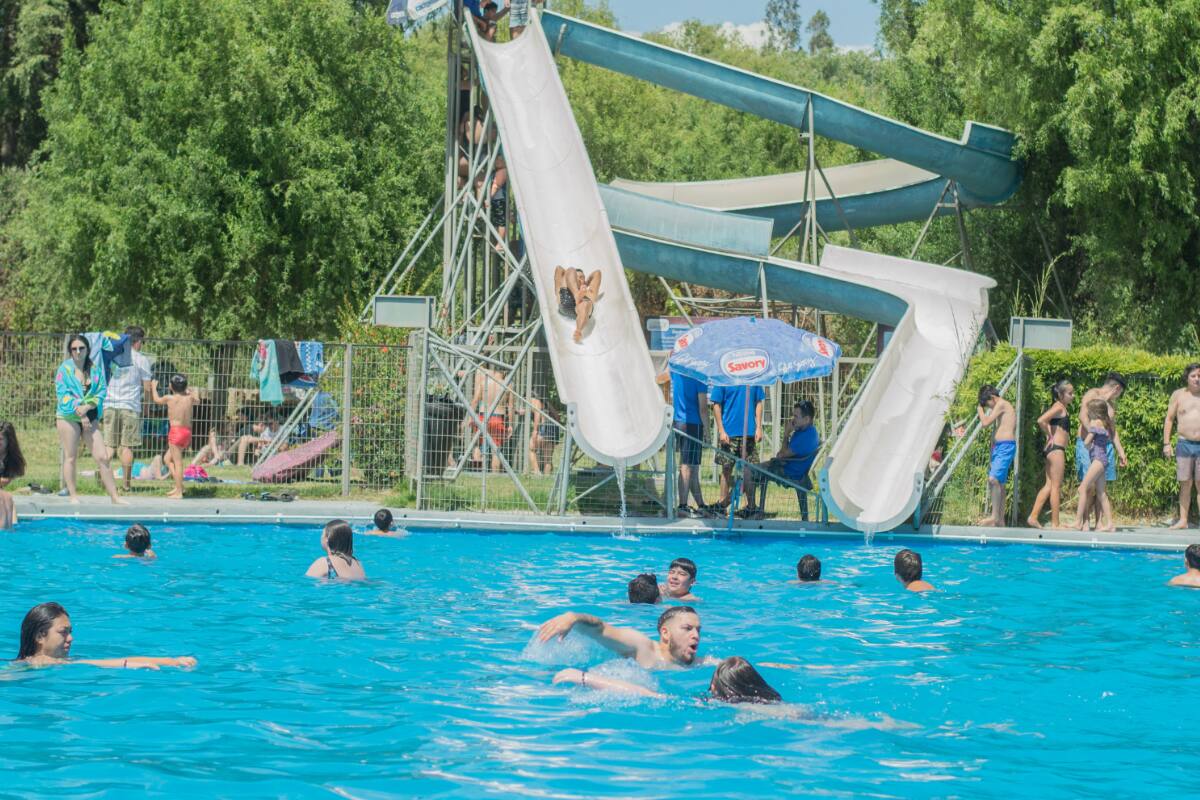 La Granja Educativa de Lonquén ofrece entretenidas jornadas de aprendizaje y piscinas, perfectas para disfrutar en familia. Créditos: Granja Educativa de Lonquén.